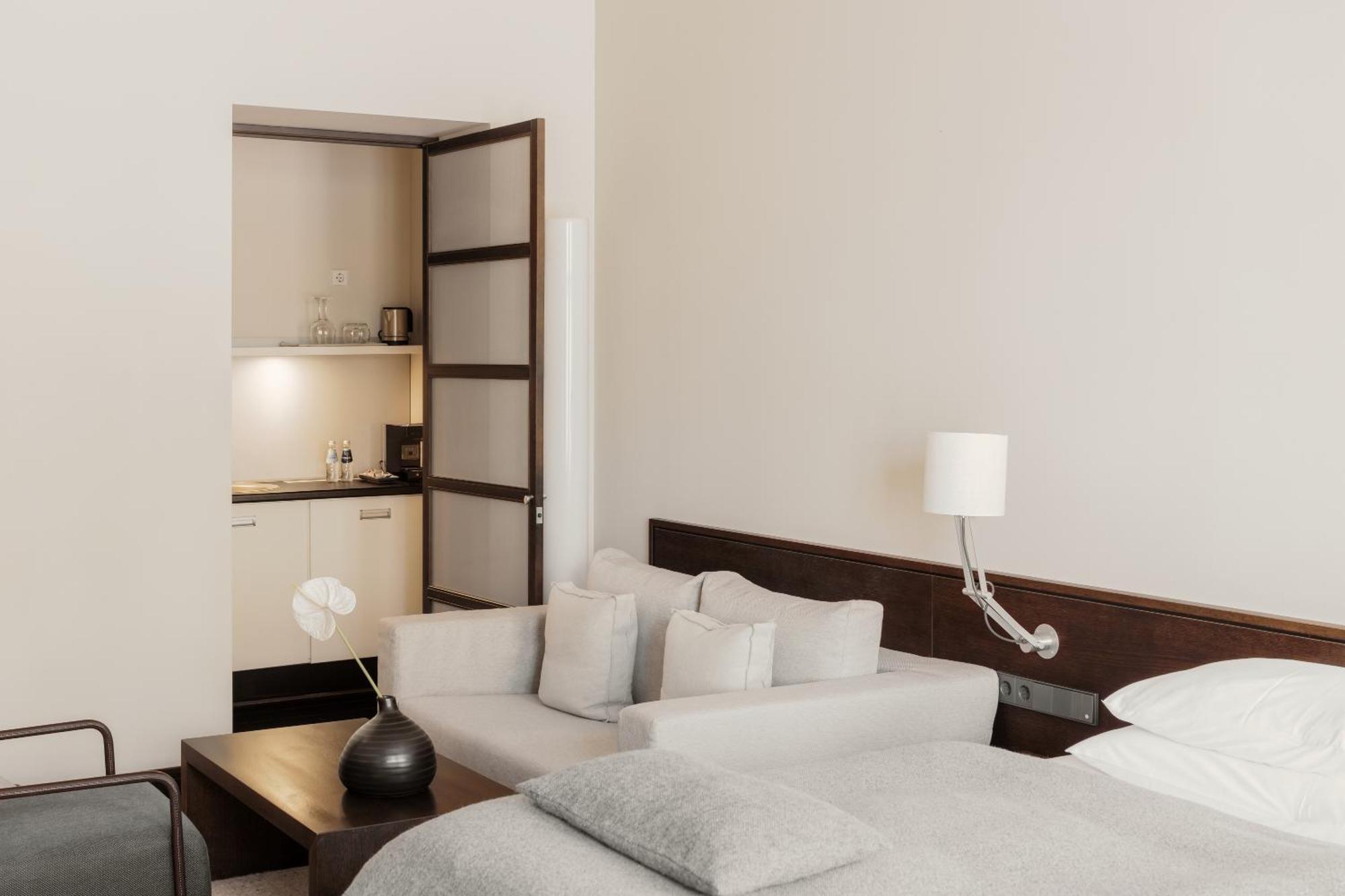 Hotel Bergs Suites Riga Esterno foto